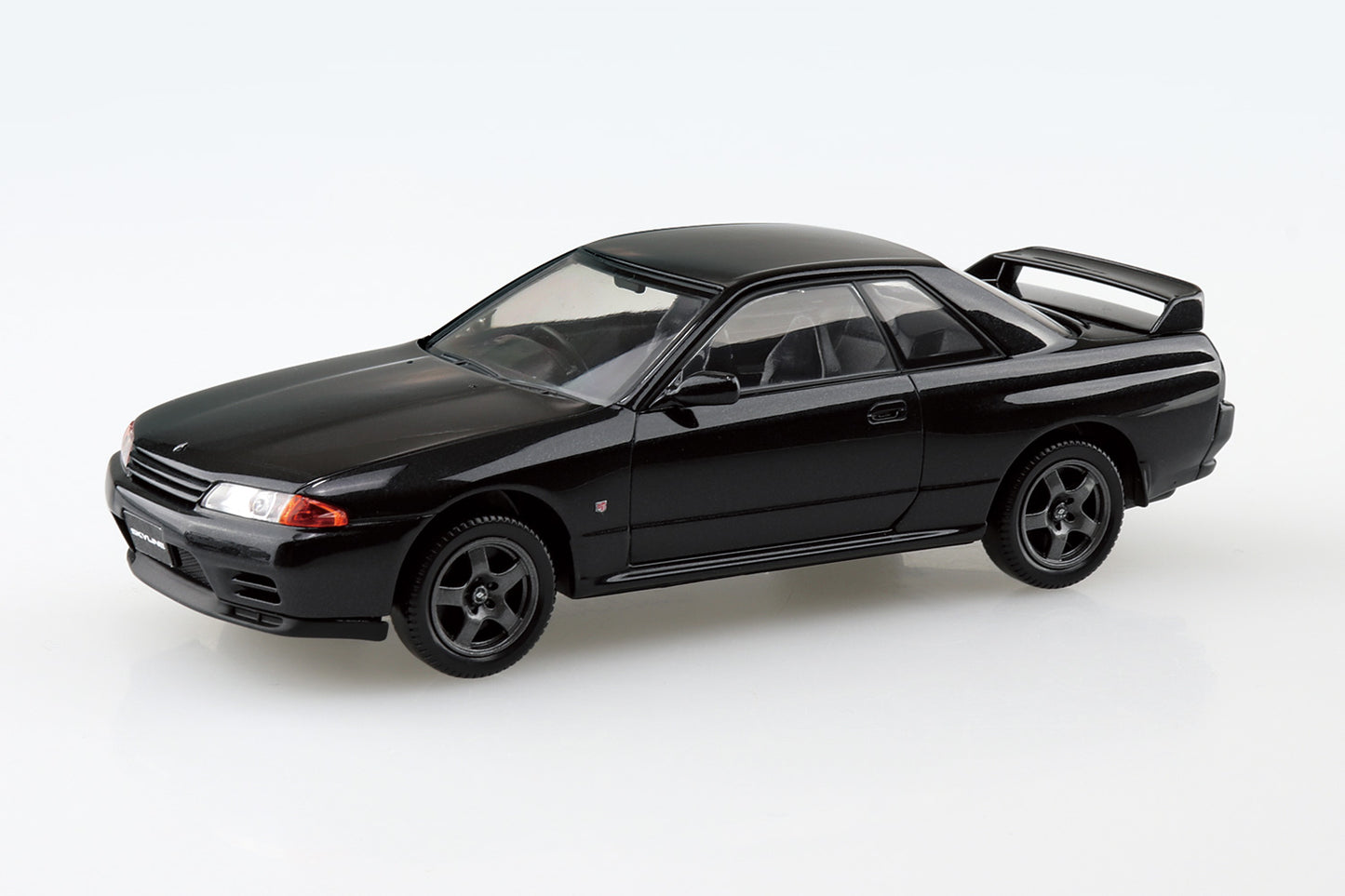 Aoshima 1/32 Nissan R32 Skyline GT-R(Gun-Gray Metallic)