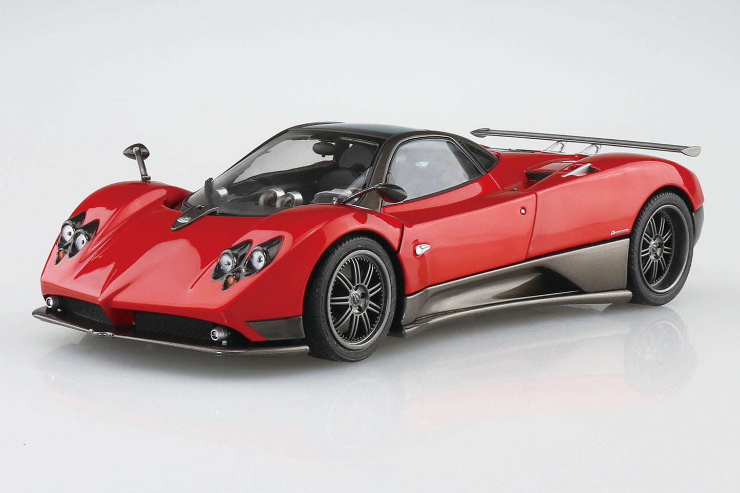 Aoshima 1/24 '05 Pagani Zonda F