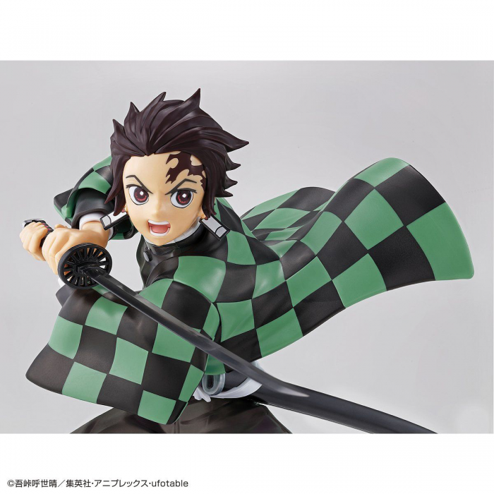 DEMON SLAYER: KIMETSU MODEL: TANJIRO KAMADO